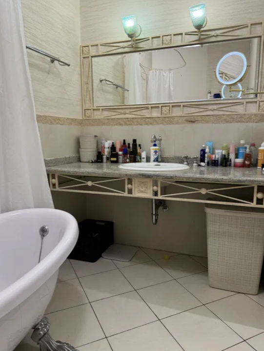 Продажа 2-комнатной квартиры 100 м², Ванный пер.