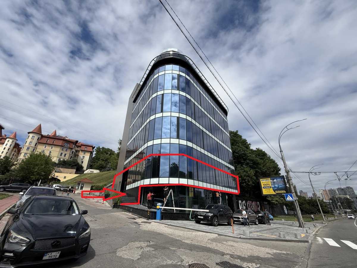 Оренда іншого торгівельного приміщення 400 м², Івана Федорова вул.