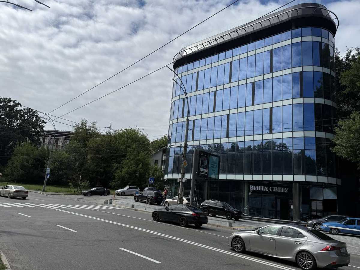 Оренда іншого торгівельного приміщення 400 м², Івана Федорова вул.