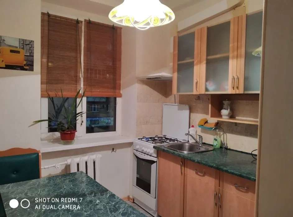 Оренда 1-кімнатної квартири 30 м², Будівельників вул., 1