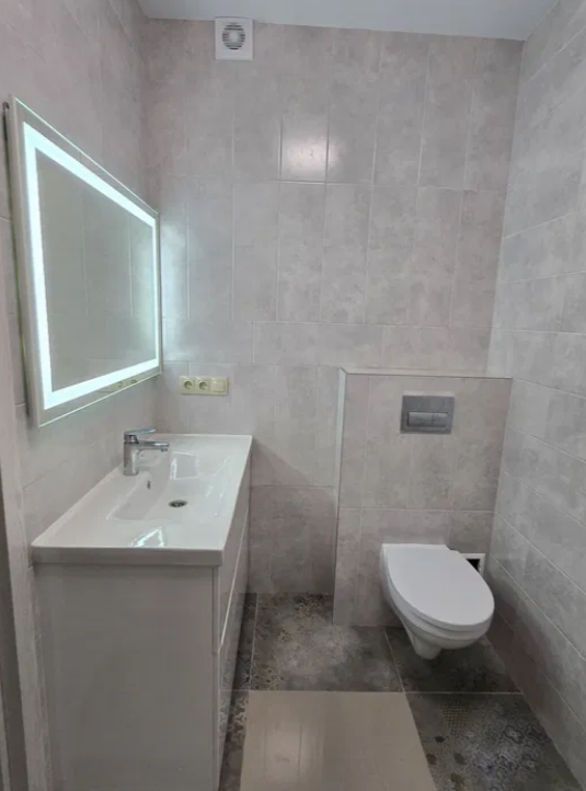 Продаж 2-кімнатної квартири 48 м², Жаботинского вул.