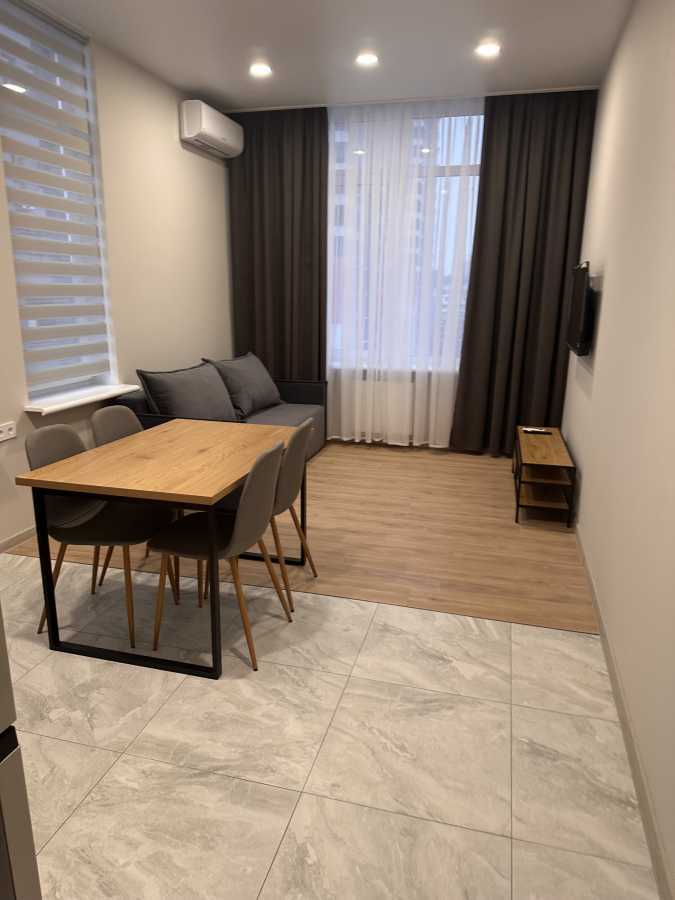 Оренда 2-кімнатної квартири 50 м², Миколи Гулака вул., 2А