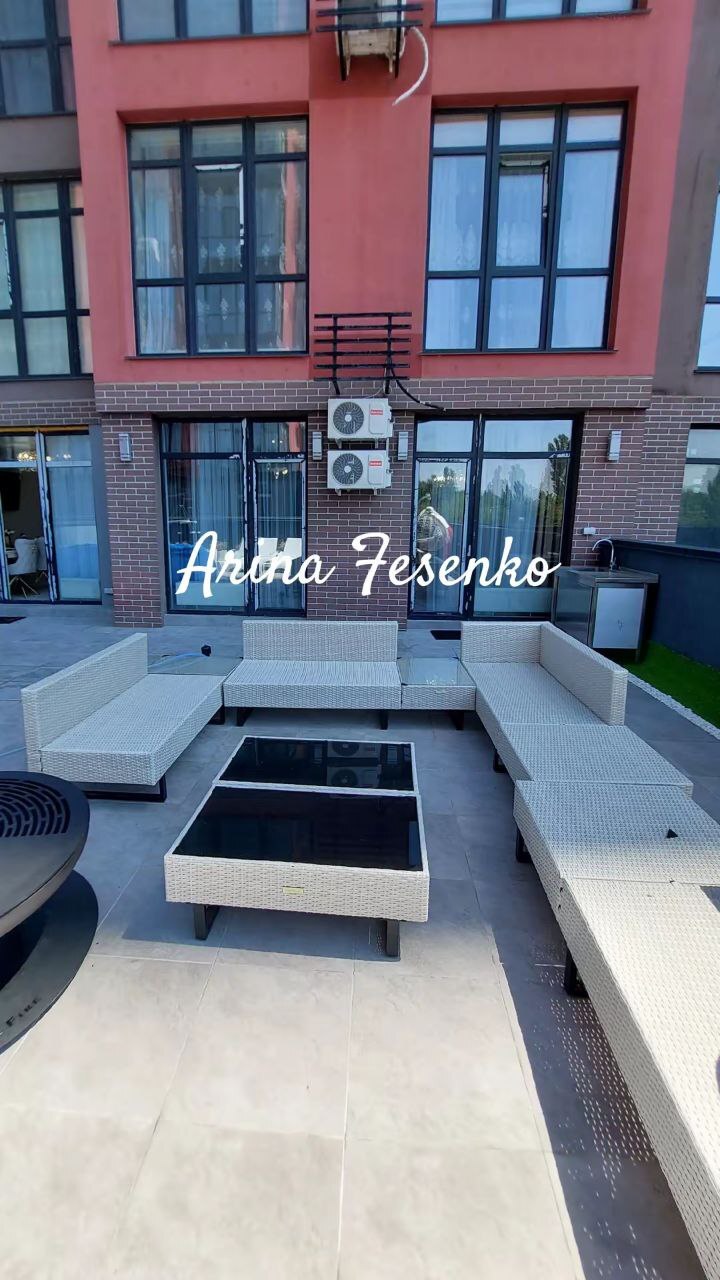 Продажа 2-комнатной квартиры 182 м², Академика Филатова ул., 2/1