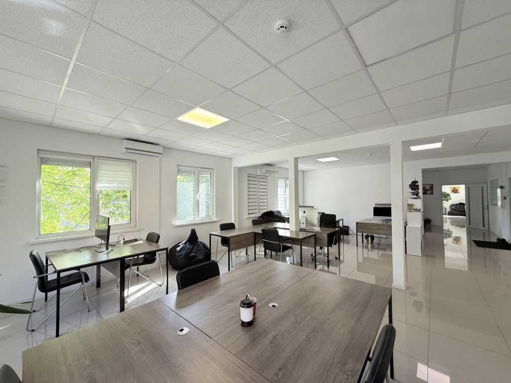 Продажа офиса 686 м², Дружбы Народов бул., 26/1