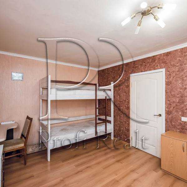 Продаж 2-кімнатної квартири 44 м², Святошинська вул., 33