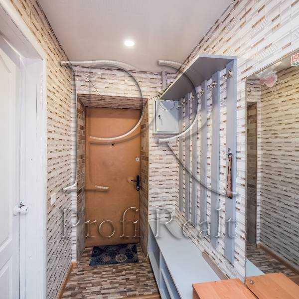 Продаж 2-кімнатної квартири 44 м², Святошинська вул., 33