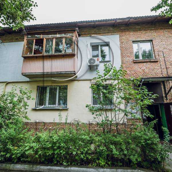 Продаж 2-кімнатної квартири 44 м², Святошинська вул., 33