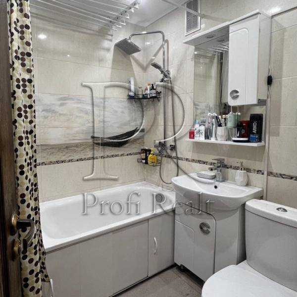 Продажа 2-комнатной квартиры 44 м², Академика Грекова ул., 18