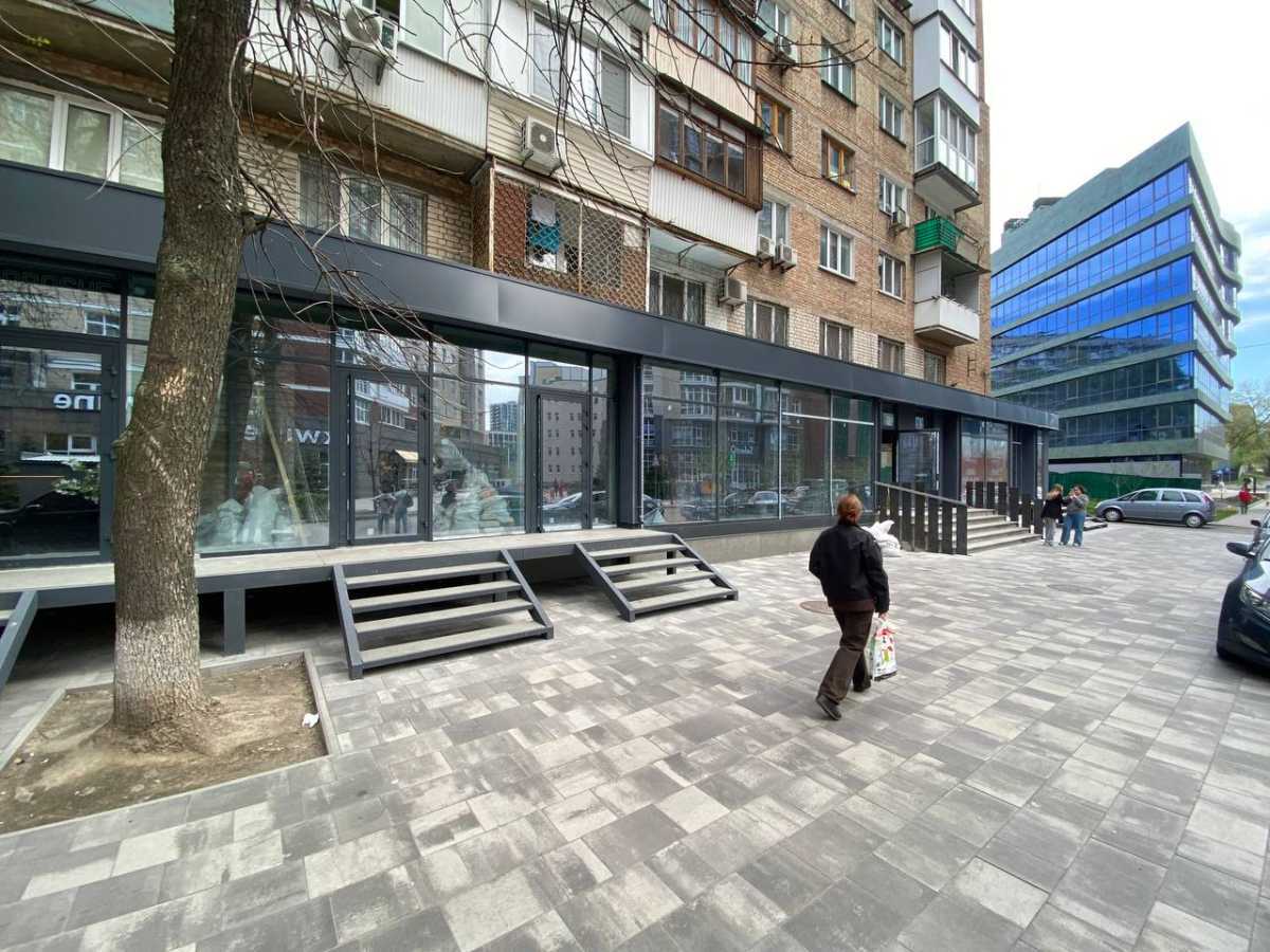 Продажа другого торгового помещения 67 м², Академика Филатова ул., 1/22