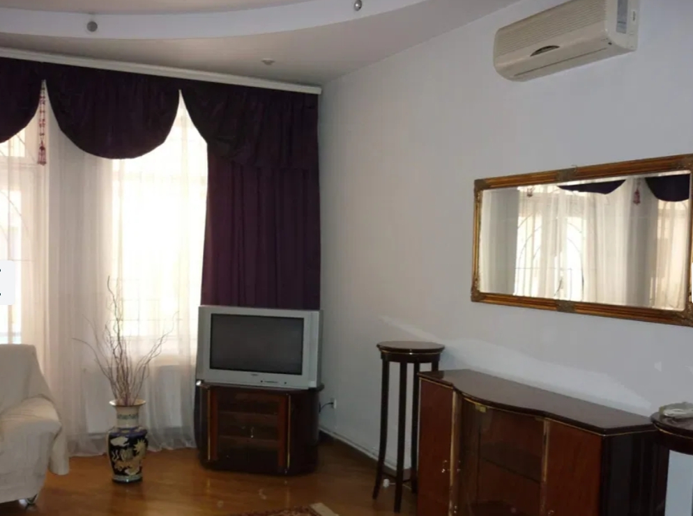 Аренда дома 170 м², Федорова Художника ул.