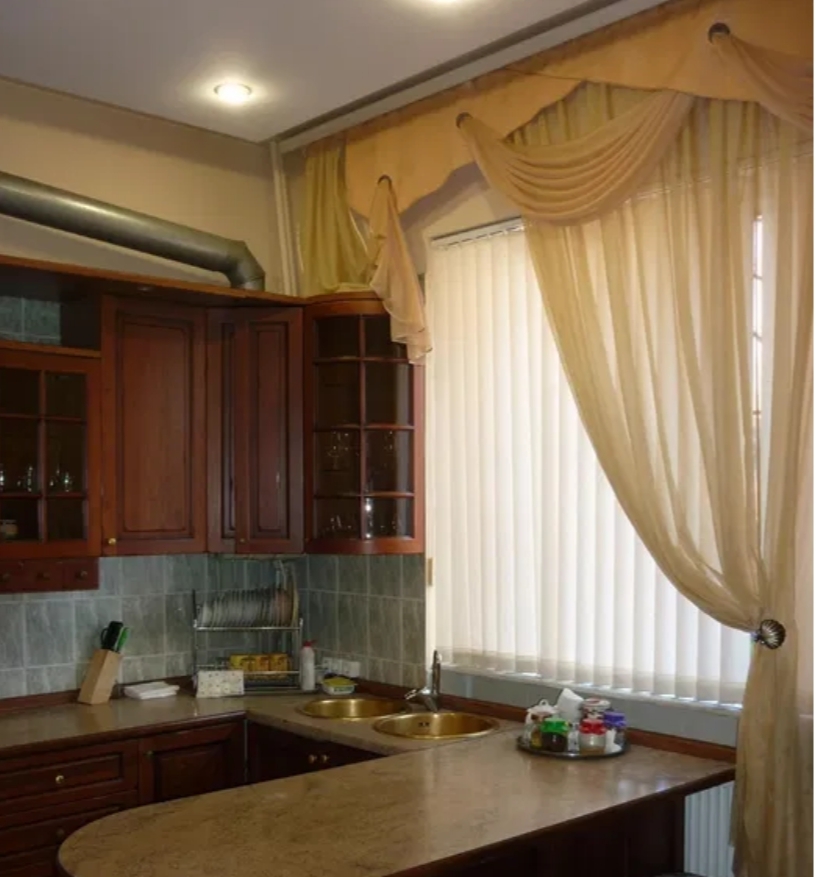 Аренда дома 170 м², Федорова Художника ул.