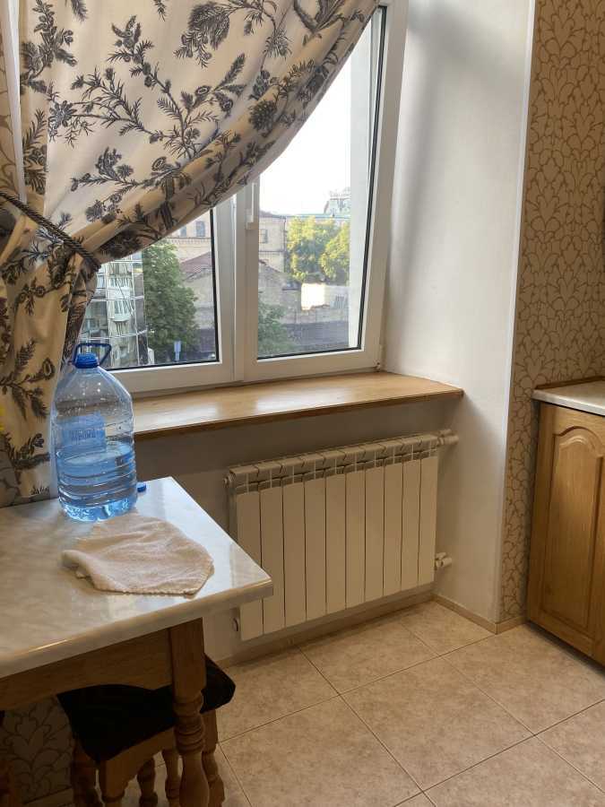 Оренда 1-кімнатної квартири 43 м², Михайлівський пров., 9В