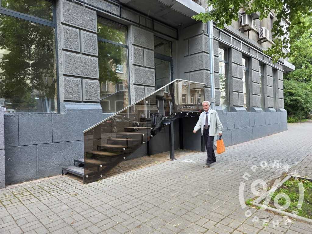Продажа другого торгового помещения 147 м², Институтская ул., 24/7