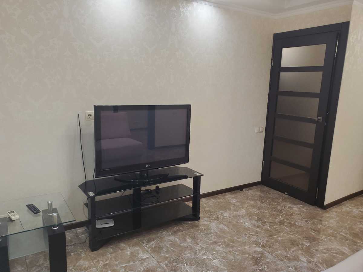 Оренда 3-кімнатної квартири 45 м², Лесі Українки бул., 18А