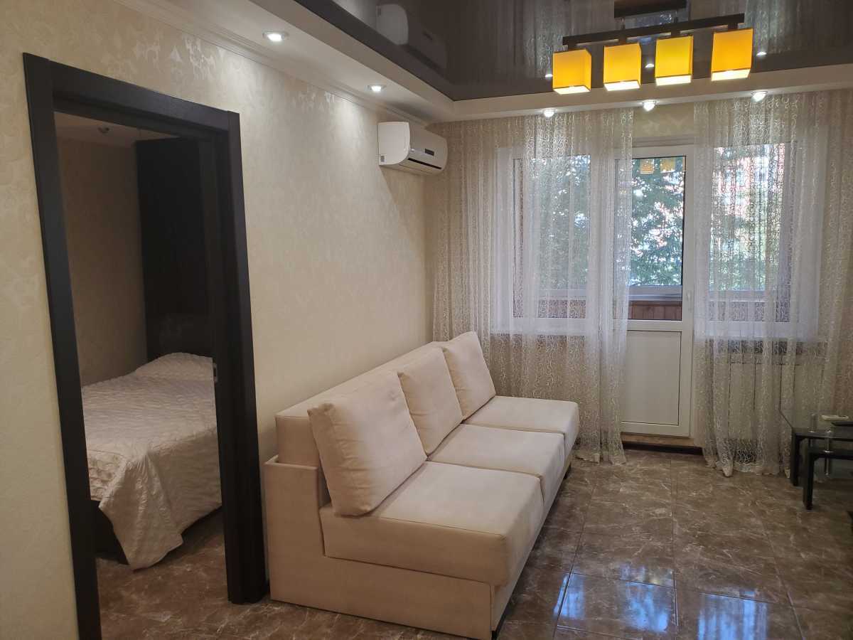 Оренда 3-кімнатної квартири 45 м², Лесі Українки бул., 18А