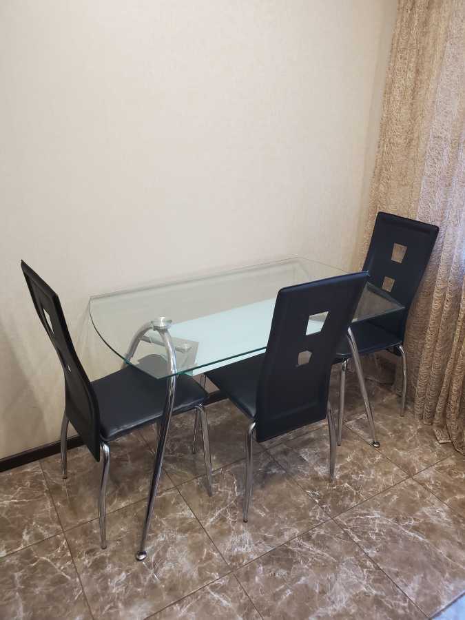 Оренда 3-кімнатної квартири 45 м², Лесі Українки бул., 18А