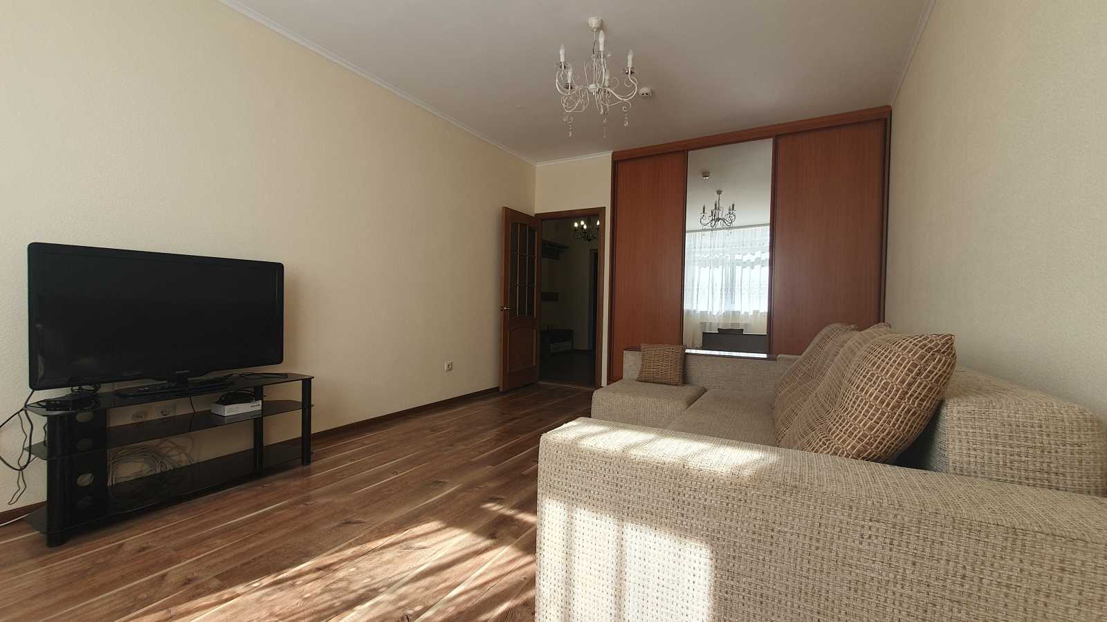 Оренда 1-кімнатної квартири 52 м², Воскресенська вул., 12А