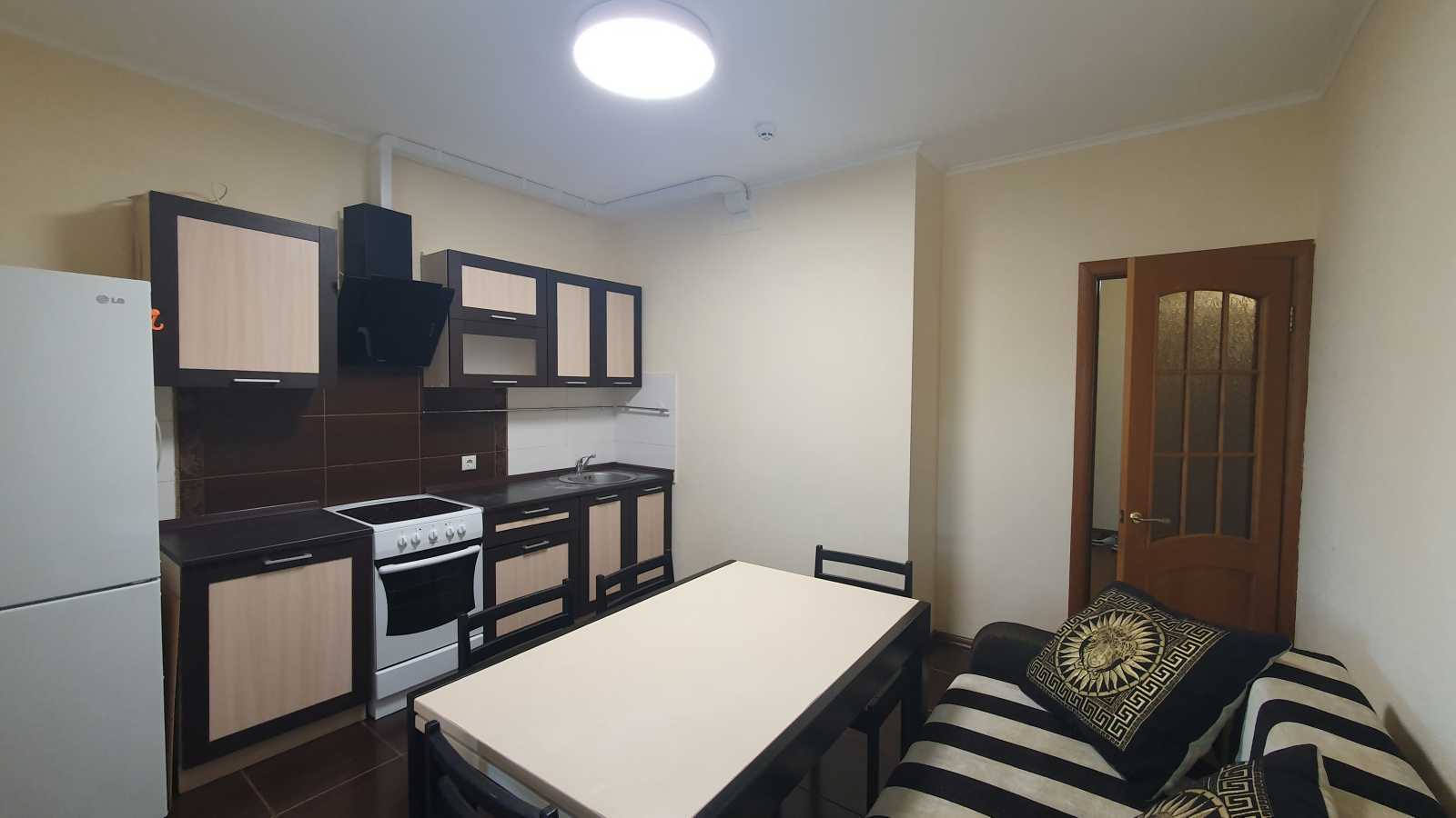 Оренда 1-кімнатної квартири 52 м², Воскресенська вул., 12А