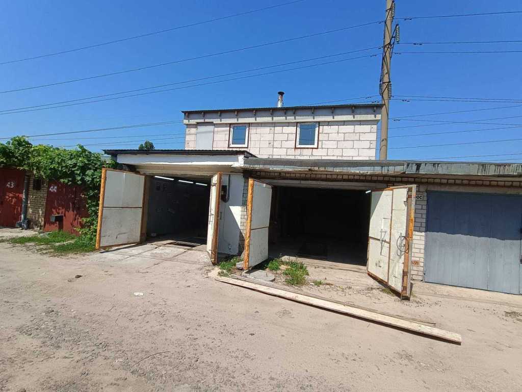 Продаж гаража 63 м², Пухівська вул., 2