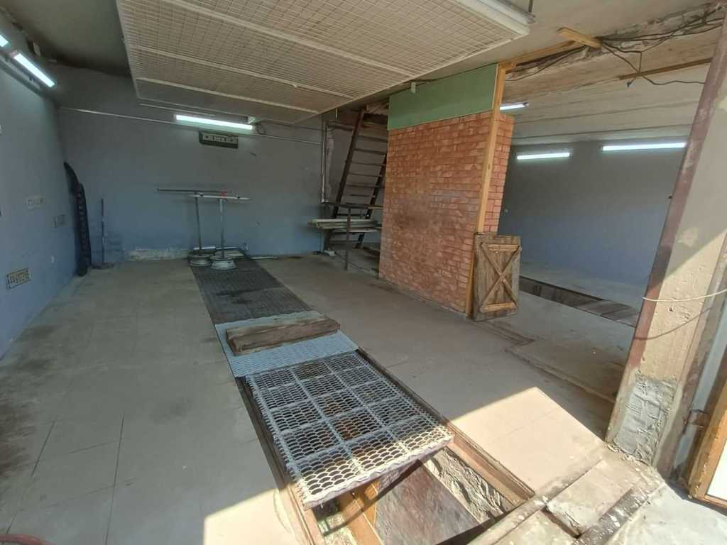 Продаж гаража 63 м², Пухівська вул., 2