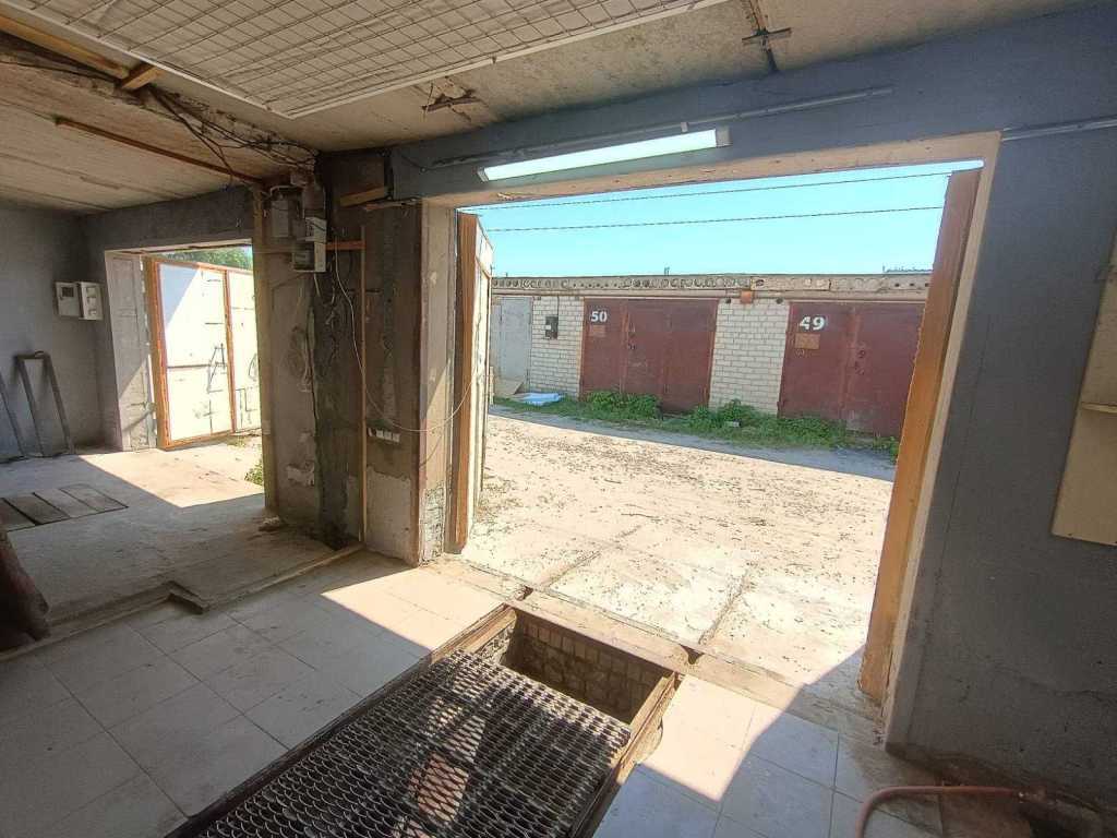 Продаж гаража 63 м², Пухівська вул., 2