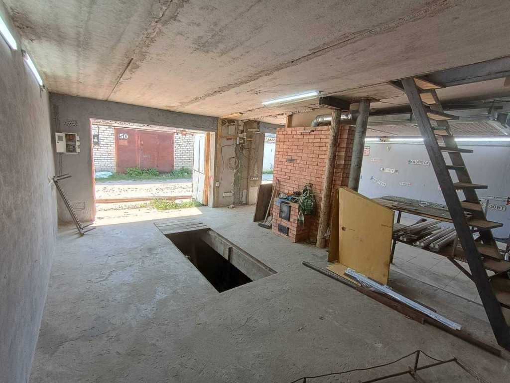 Продаж гаража 63 м², Пухівська вул., 2