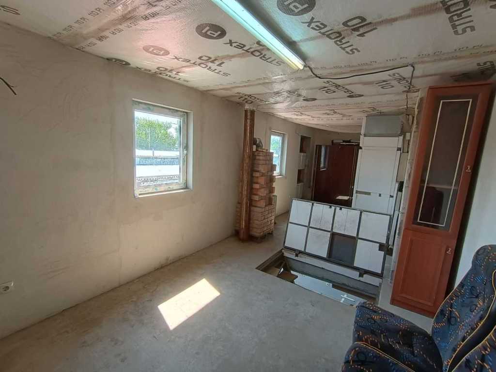 Продаж гаража 63 м², Пухівська вул., 2
