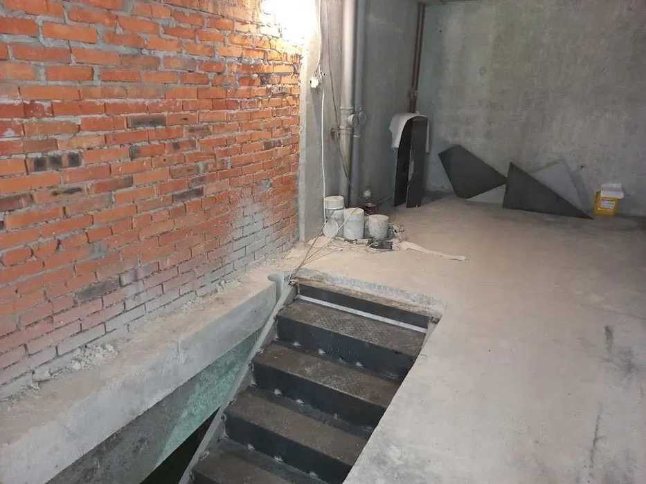 Продаж офісу 256 м², Михайла Максимовича вул., 3Г