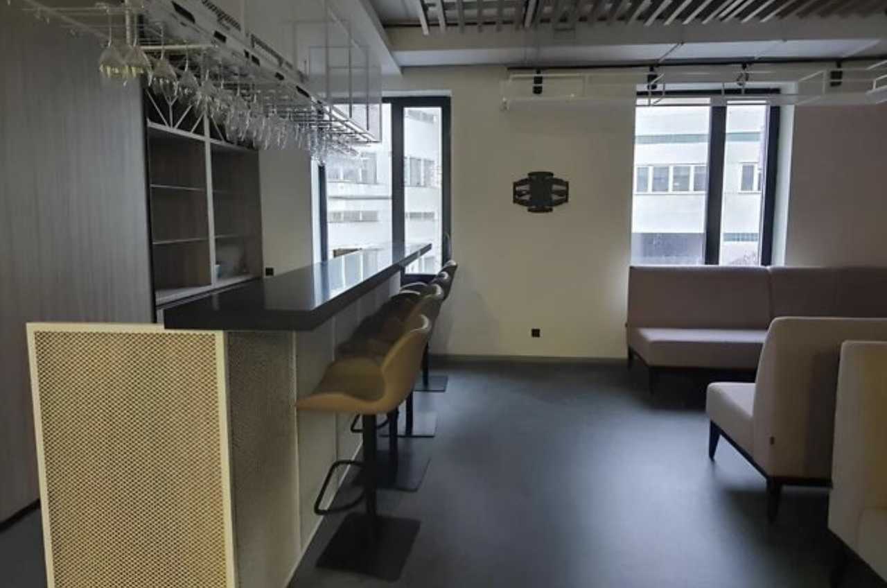 Продаж офісу 1130 м², Маршала Рибалка вул., 11