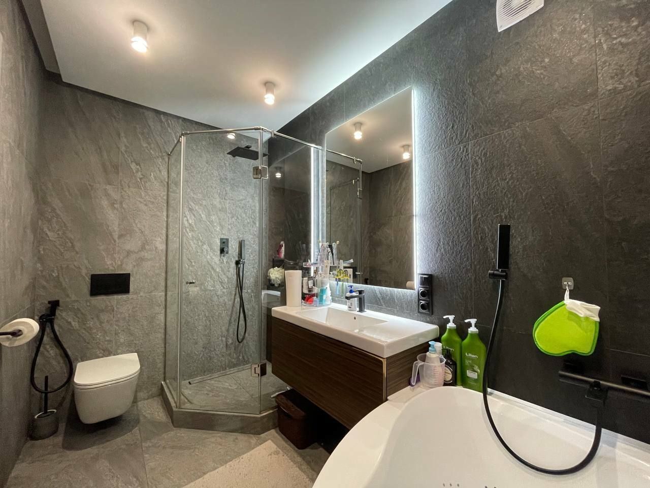 Продаж 3-кімнатної квартири 78 м², Богдана Хмельницького вул., 11А