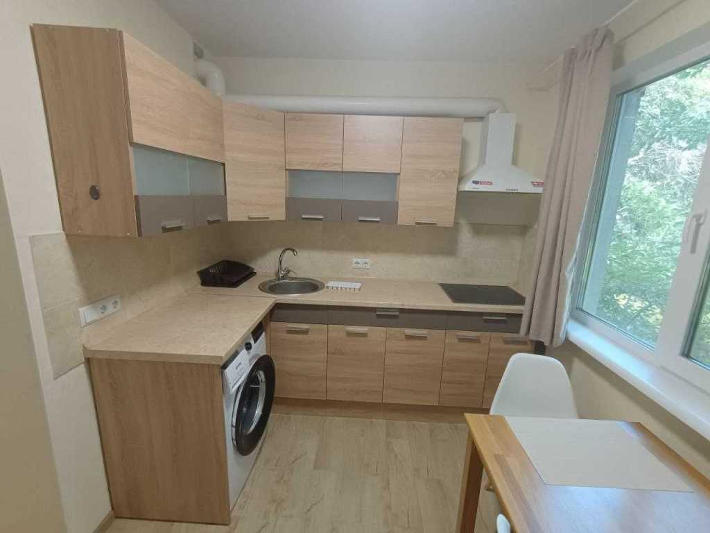 Продажа 2-комнатной квартиры 55.9 м², Квитневый пер., 10