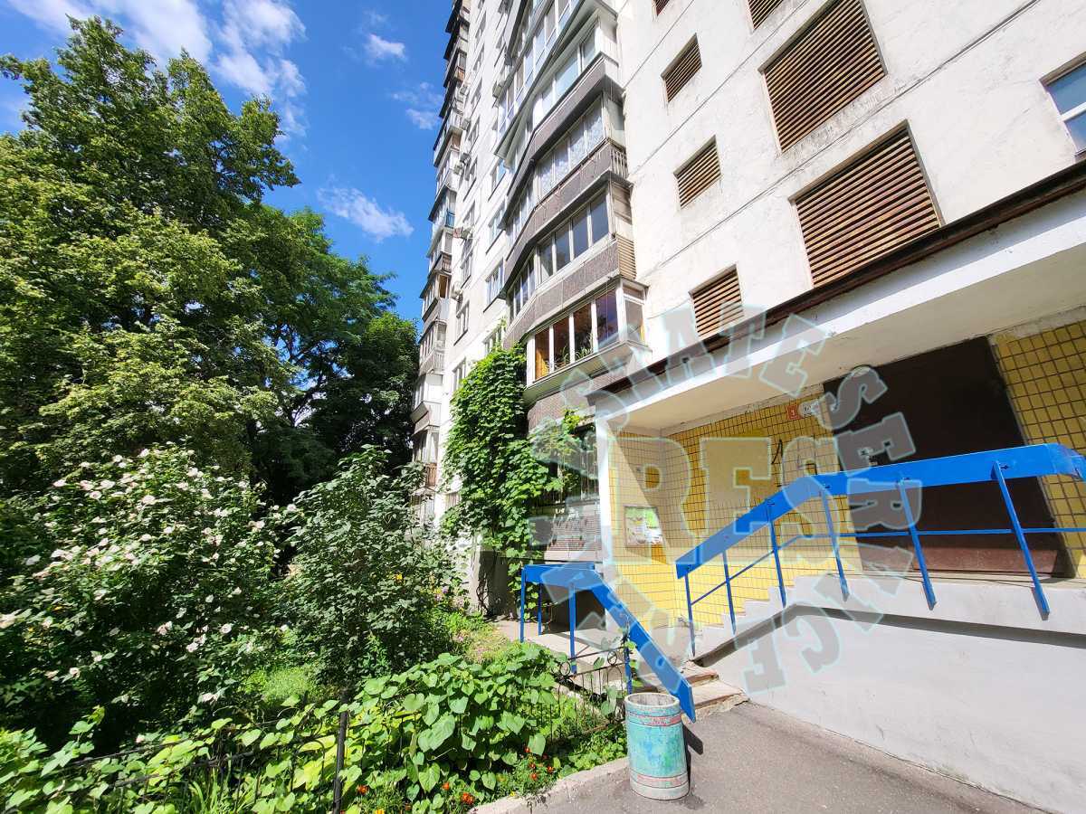 Продаж 3-кімнатної квартири 67.5 м², Стадіонна вул., 14