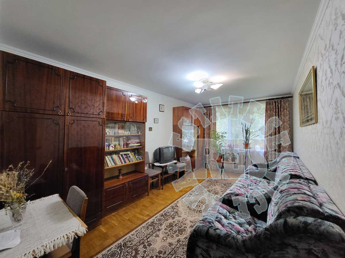 Продаж 3-кімнатної квартири 67.5 м², Стадіонна вул., 14