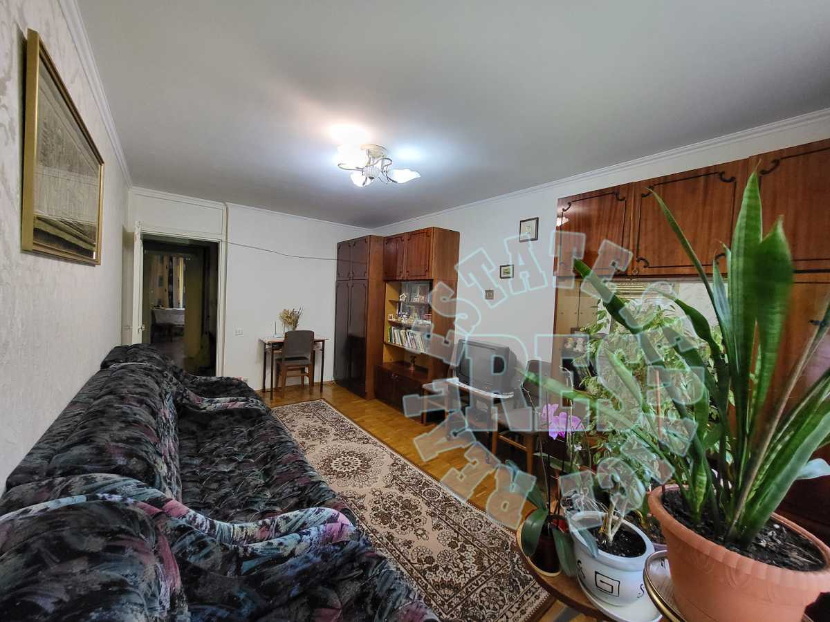 Продаж 3-кімнатної квартири 67.5 м², Стадіонна вул., 14