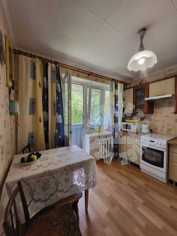 Продаж 3-кімнатної квартири 67.5 м², Стадіонна вул., 14