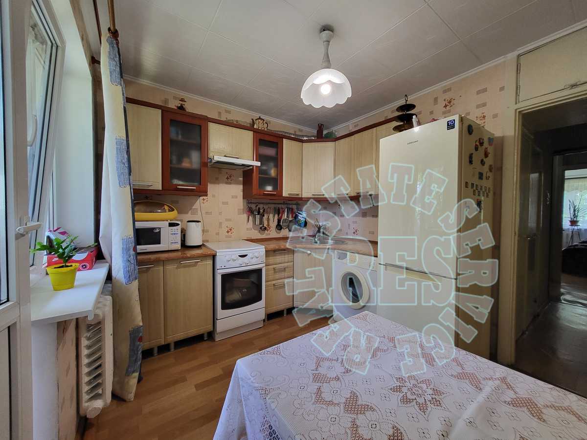 Продаж 3-кімнатної квартири 67.5 м², Стадіонна вул., 14