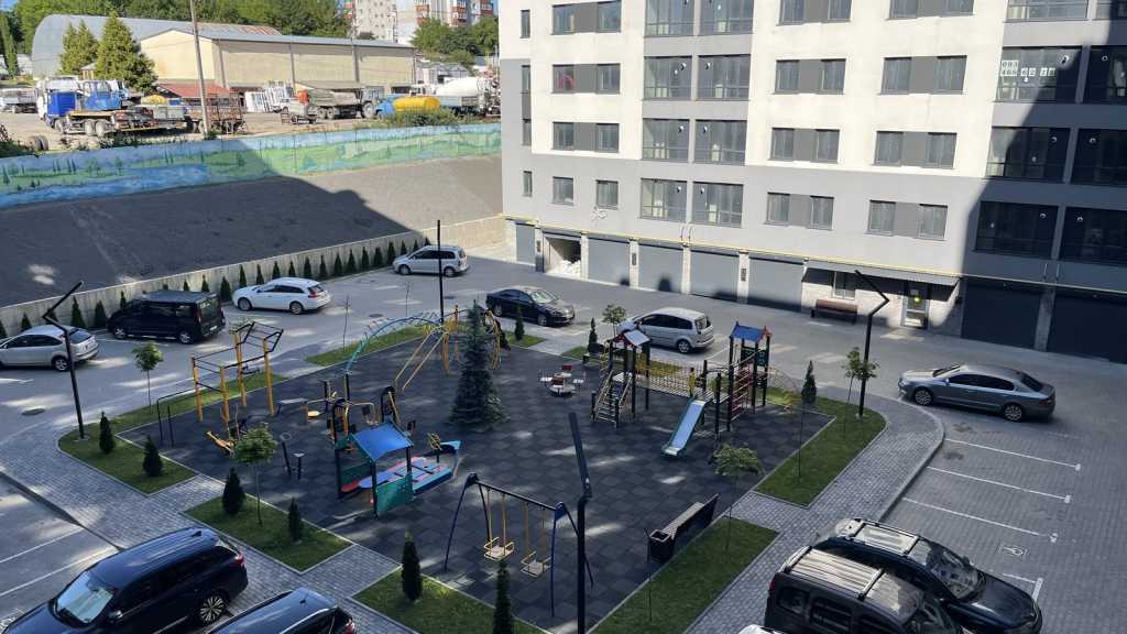 Продажа 1-комнатной квартиры 42 м², Озерная ул.