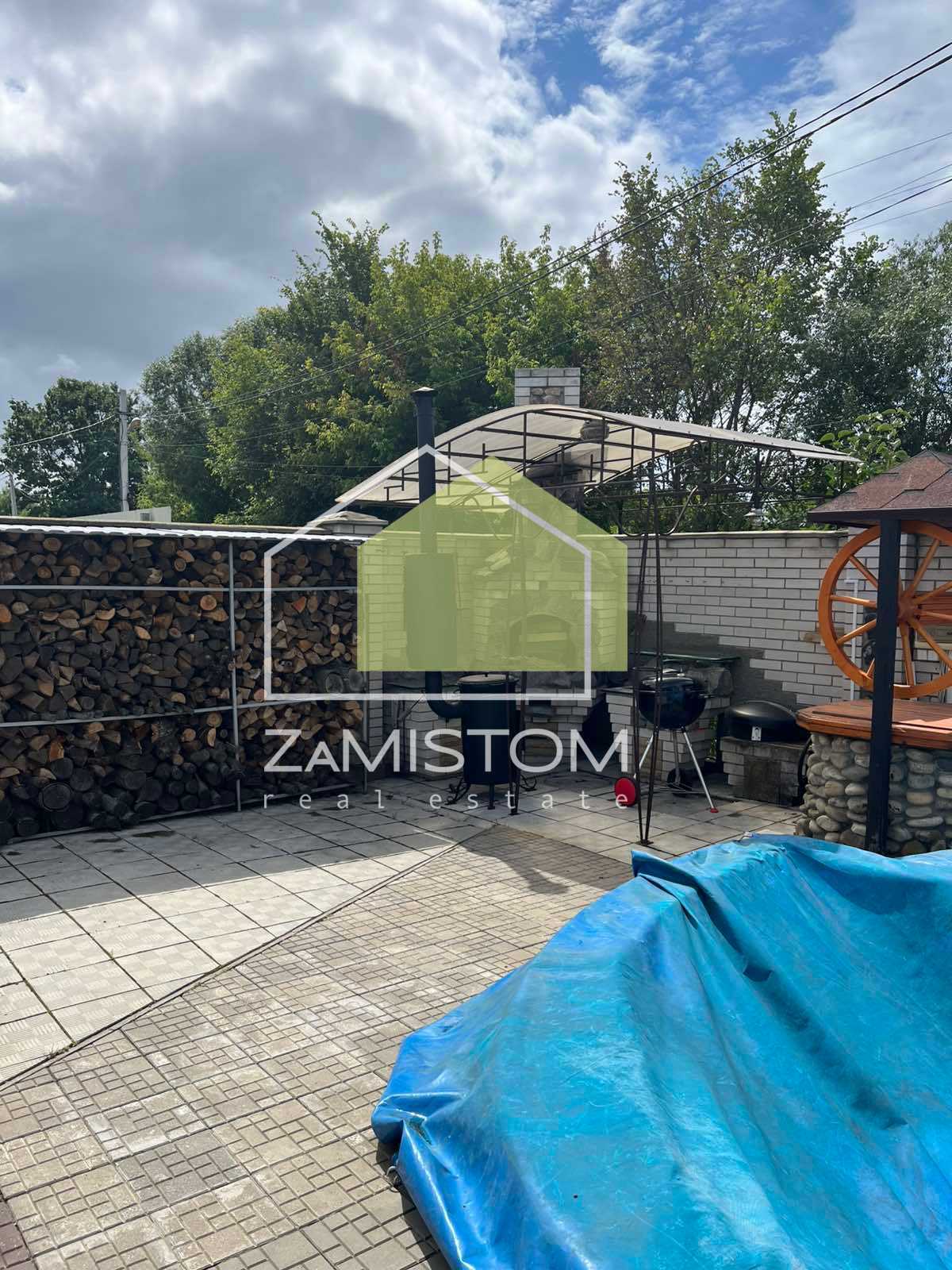 Продаж будинку 231 м²