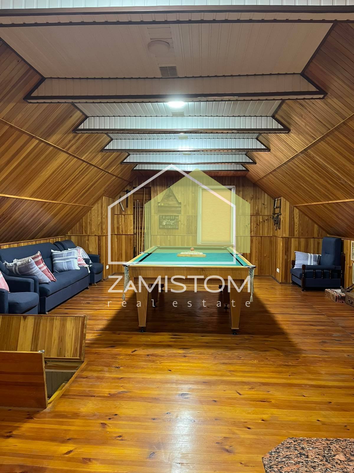 Продаж будинку 231 м²