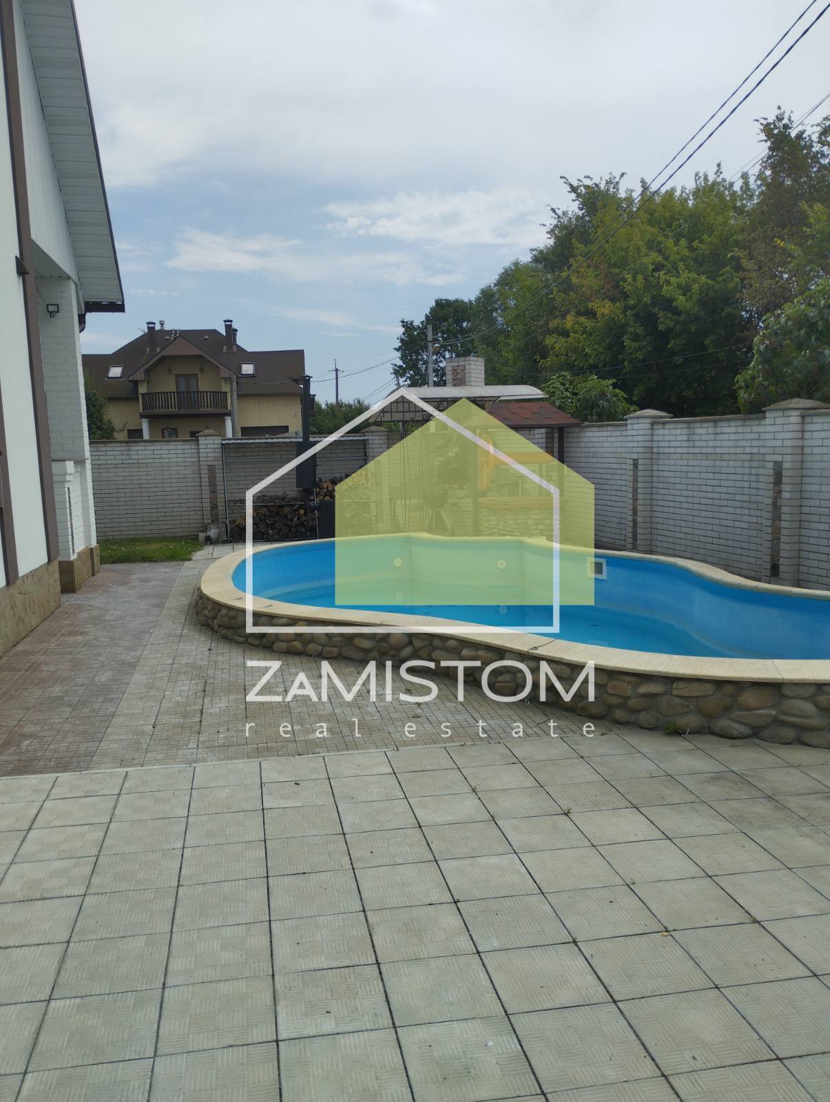 Продаж будинку 231 м²