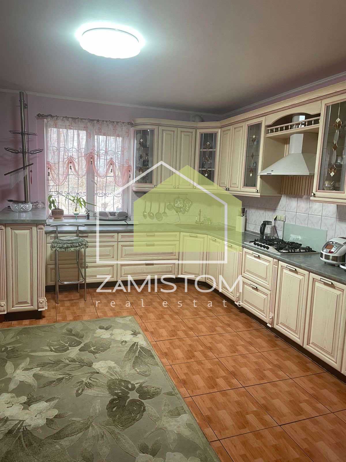 Продаж будинку 225 м²