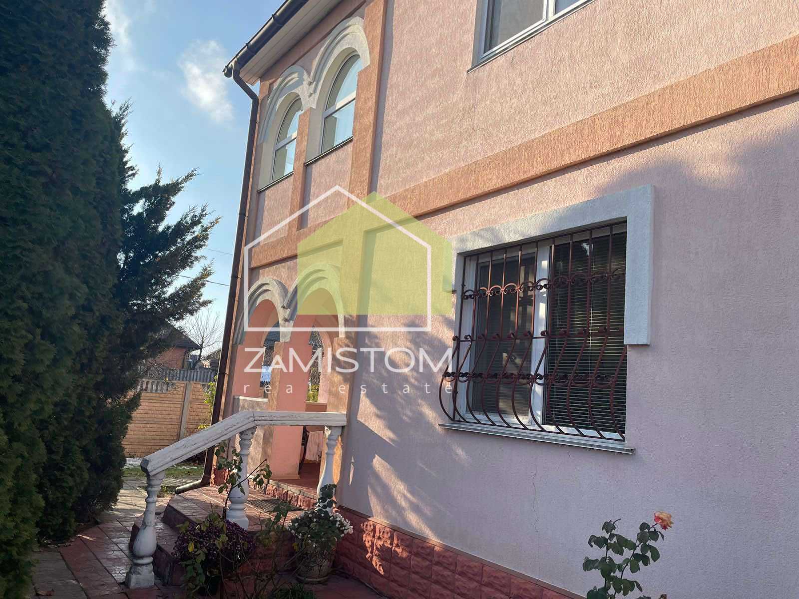 Продаж будинку 225 м²