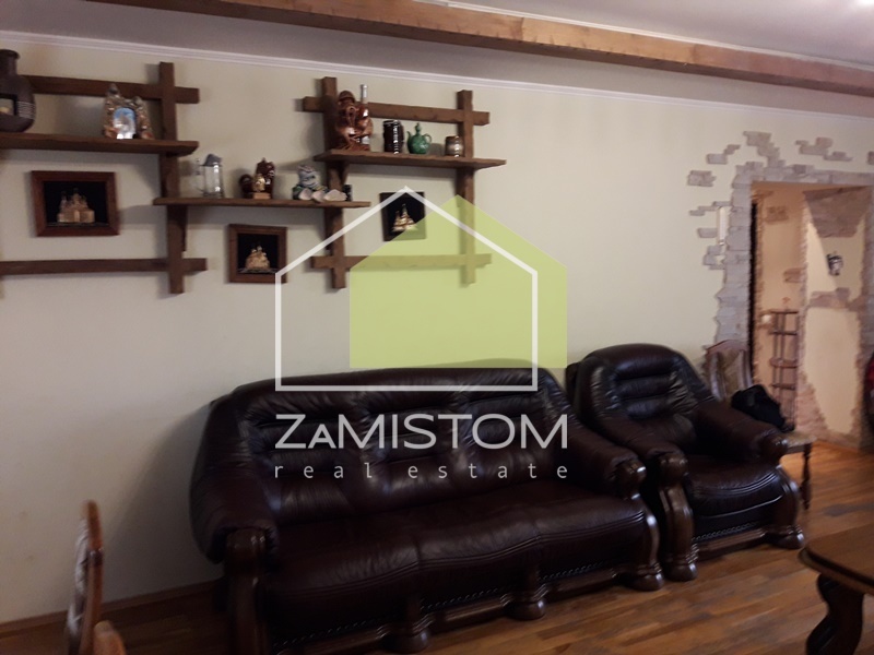 Продаж котеджу 239 м²