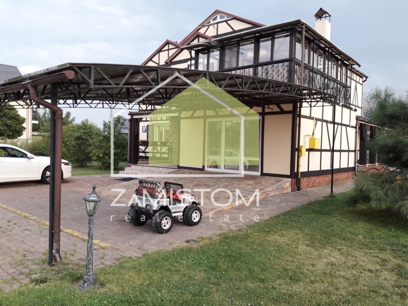 Продаж котеджу 239 м²
