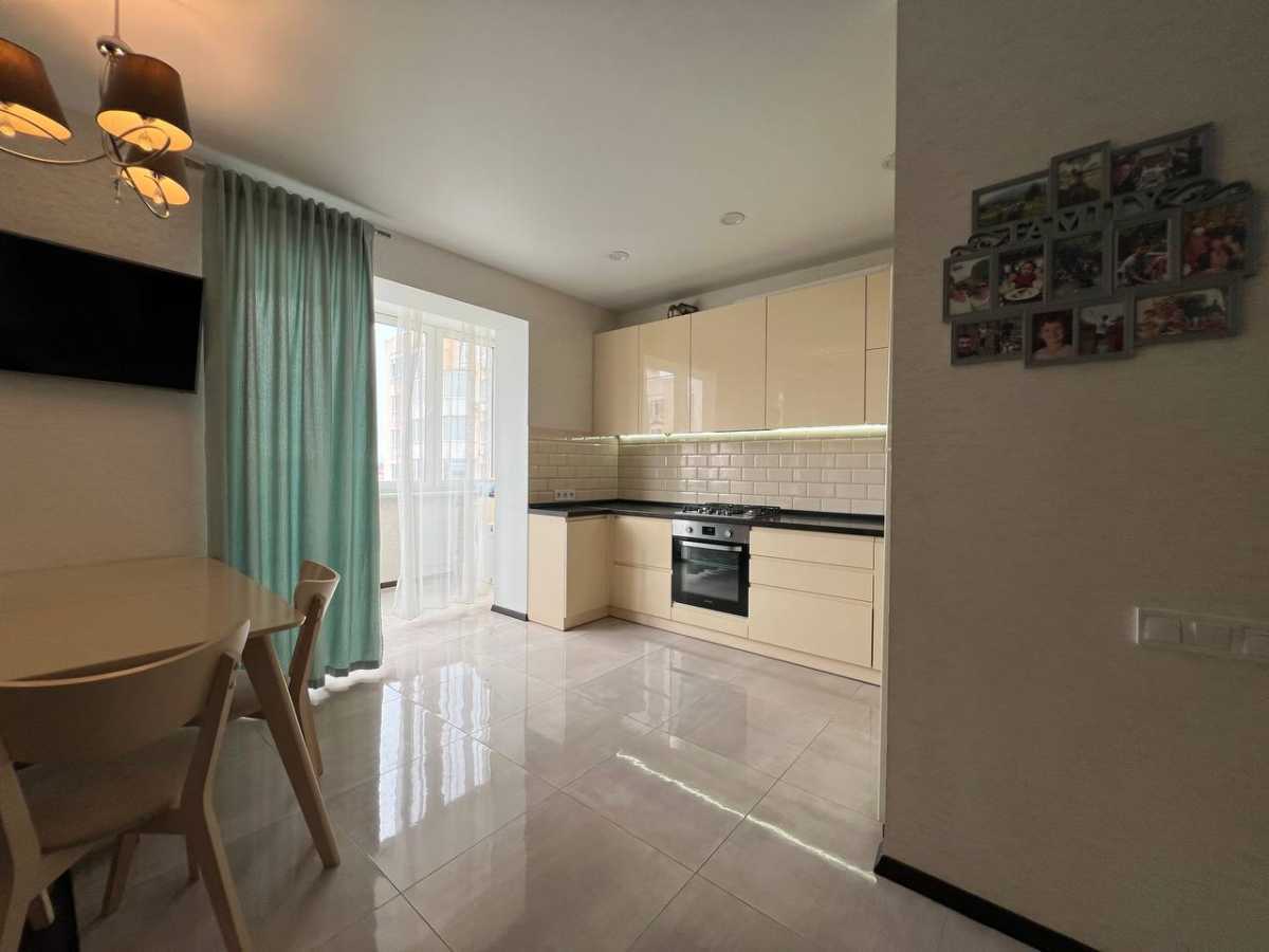 Продажа 4-комнатной квартиры 101.8 м², Богдана Хмельницького, 11б