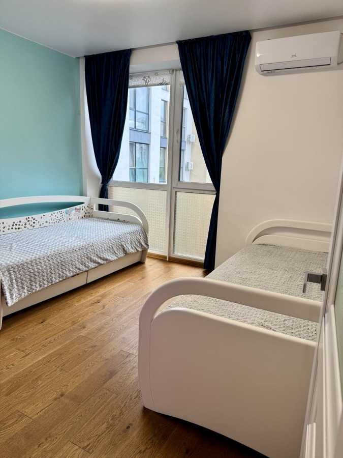 Продажа 2-комнатной квартиры 56 м², Промышленная ул., 1Є
