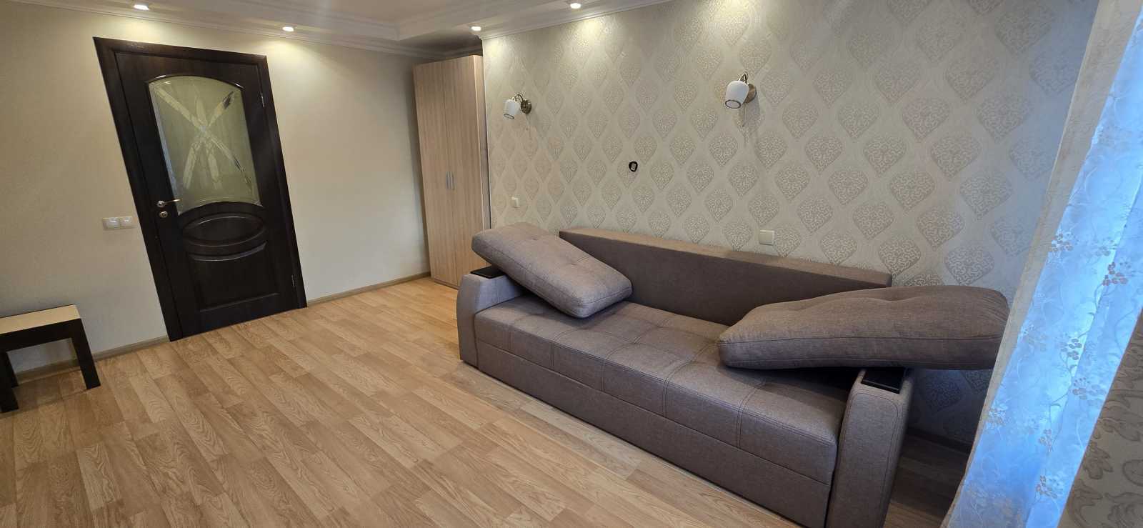 Аренда 3-комнатной квартиры 64 м², Владимира Сальского ул., 33