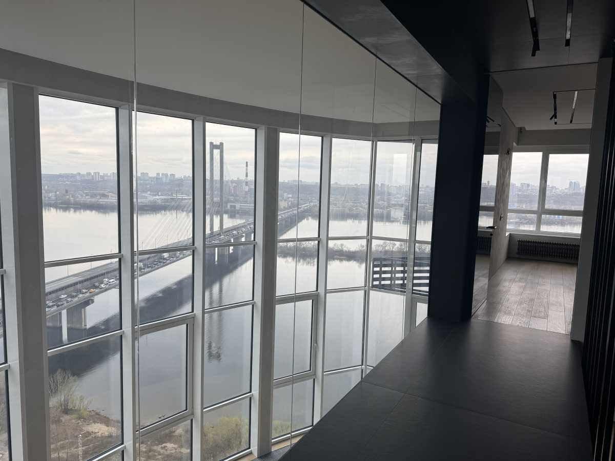 Продажа 3-комнатной квартиры 234.3 м², Николая Бажана просп., 1а