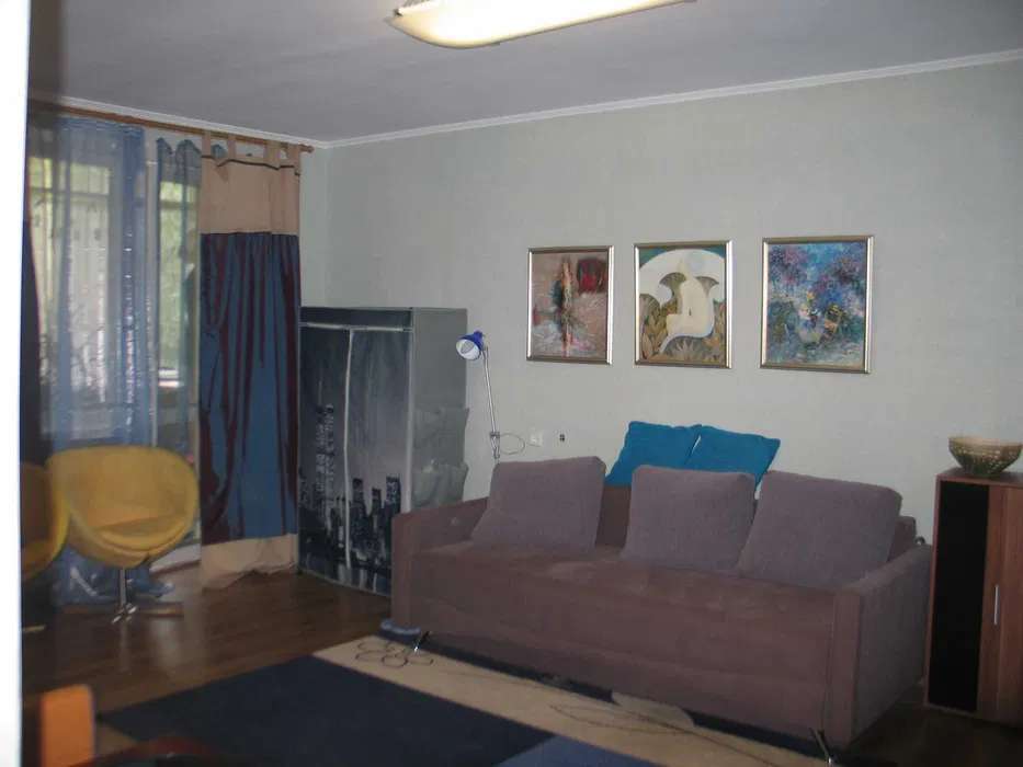 Продажа 3-комнатной квартиры 53 м², Чешская ул., 3