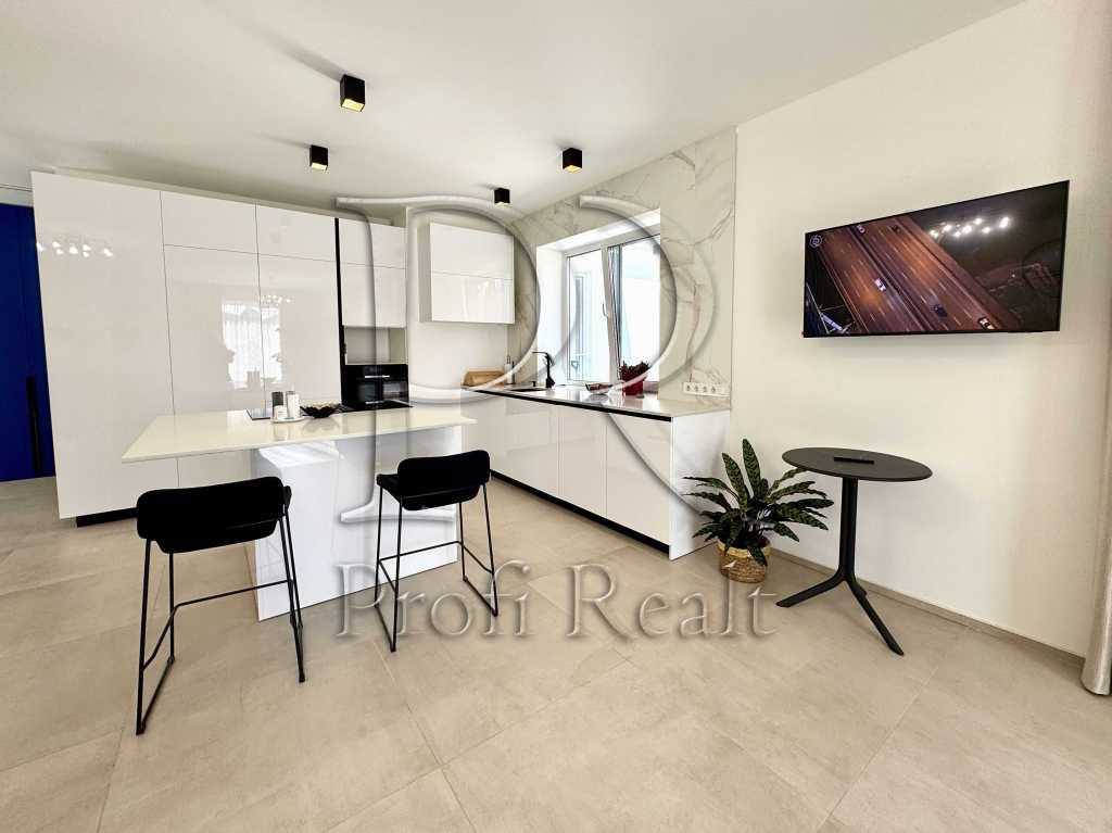 Продажа дома 205 м², Дніпровська вулиця, 19